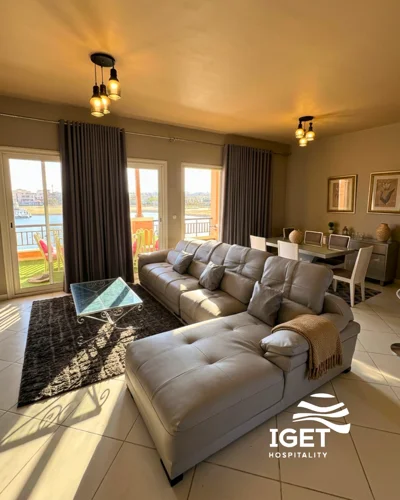 Image of Elegant Ground Chalet in Verdi – Lake & Golf View